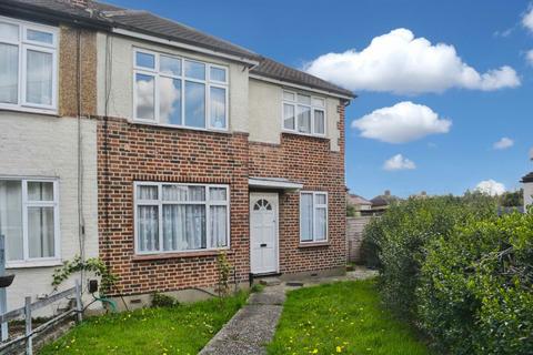 2 bedroom maisonette to rent, Ivy Close, Harrow HA2