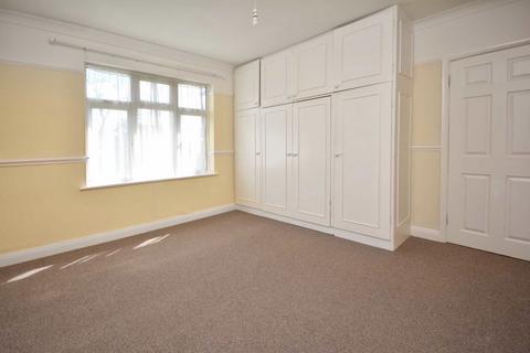 2 bedroom maisonette to rent, Ivy Close, Harrow HA2