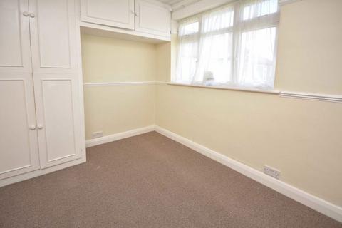 2 bedroom maisonette to rent, Ivy Close, Harrow HA2