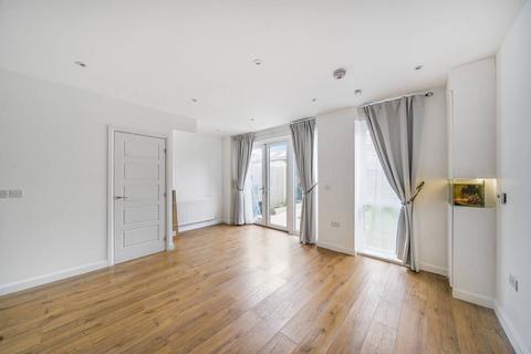 4 bedroom end of terrace house to rent, Coxwell Boulevard, Mill Hill, London, NW9