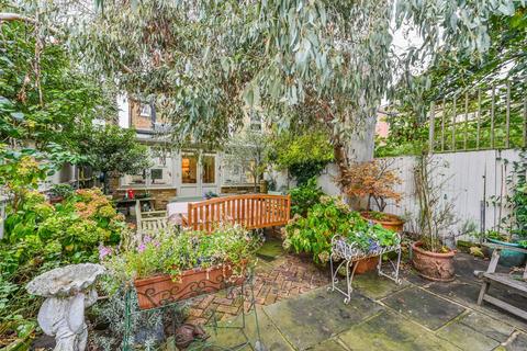 5 bedroom semi-detached house for sale, Tunley Road, Balham, London, SW17