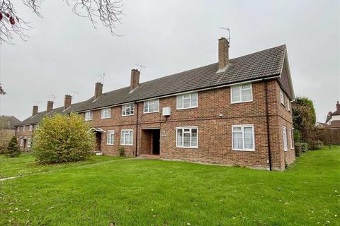 1 bedroom flat for sale, Bournehall Avenue, Bushey, WD23.