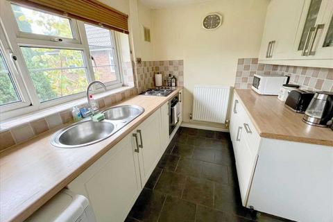 1 bedroom flat for sale, Bournehall Avenue, Bushey, WD23.