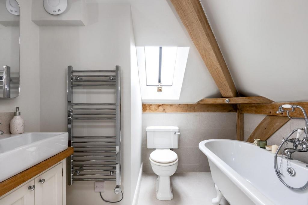 Bedroom Two En-Suite Bathroom.jpg