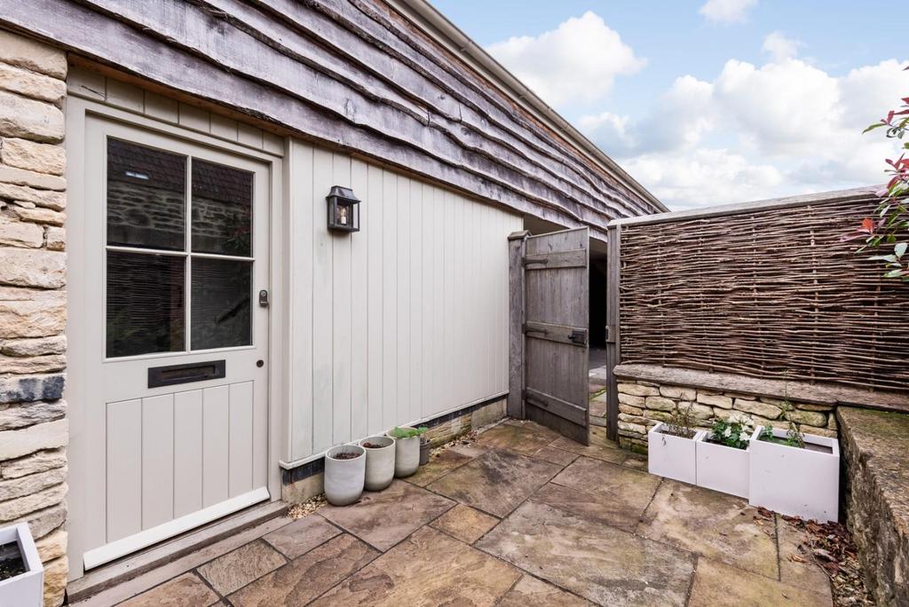 Private Courtyard & Entrance.jpg
