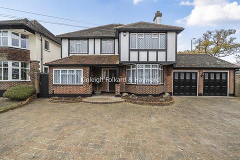 4 bedroom detached house for sale, Hengist Way, Bromley