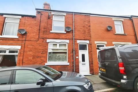 2 bedroom terraced house for sale, Sandringham Road, Crook