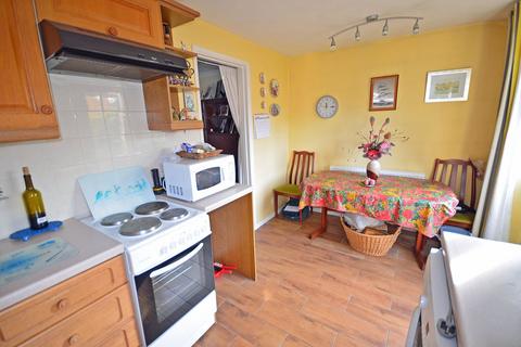 84 Buckingham Way, Frimley, Camberley, GU16 8XP