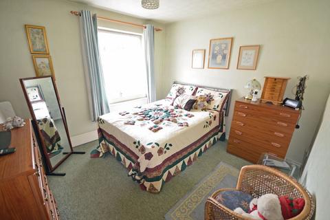 84 Buckingham Way, Frimley, Camberley, GU16 8XP
