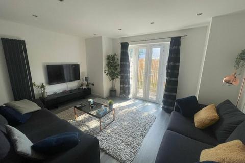 2 bedroom apartment to rent, Stokers Close, Dunstable, Bedfordshire, LU5 4EY