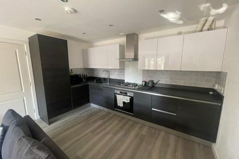 2 bedroom apartment to rent, Stokers Close, Dunstable, Bedfordshire, LU5 4EY