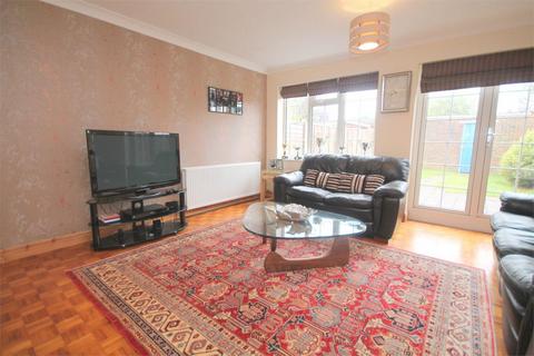 3 bedroom end of terrace house for sale, Shaftesbury Crescent, Staines-upon-Thames TW18