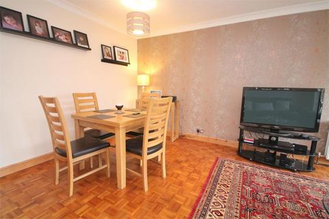 3 bedroom end of terrace house for sale, Shaftesbury Crescent, Staines-upon-Thames TW18