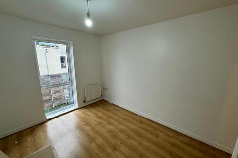 2 bedroom apartment to rent, Fortune Avenue, Edgware