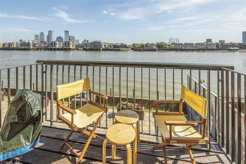 2 bedroom flat to rent, Wapping Wall, London E1W