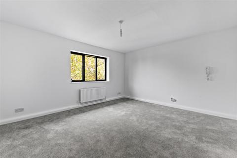 2 bedroom flat for sale, Princess Road, Croydon