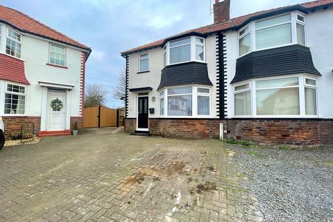 3 bedroom semi-detached house to rent, Southport PR8