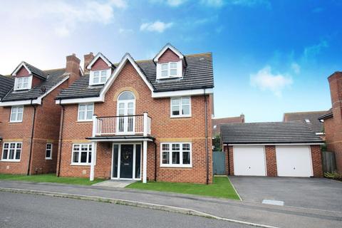 5 bedroom detached house for sale, Proctor Drive, Lee-On-The-Solent, Hampshire, PO13