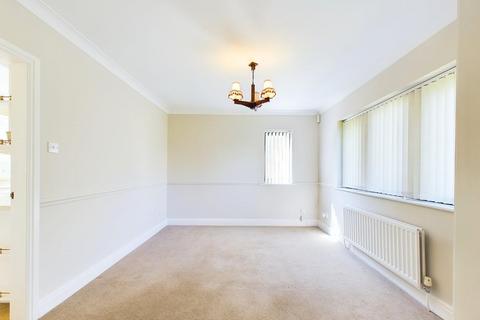 3 bedroom bungalow to rent, Wingfield Court, Bingley