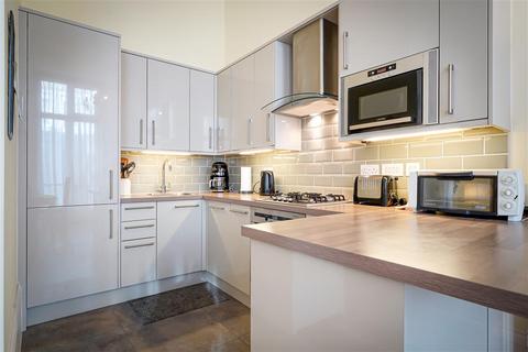 2 bedroom flat for sale, Cranley Gardens, SW7