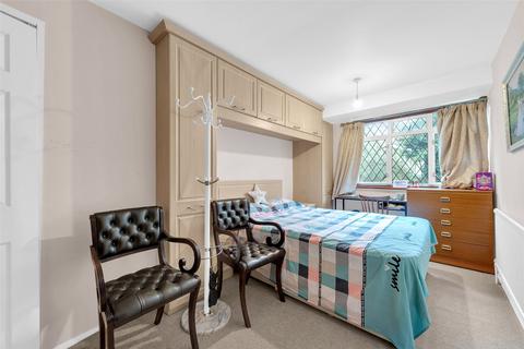 10 Hilary Close, Erith, DA8 3NH