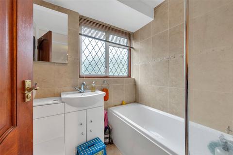 10 Hilary Close, Erith, DA8 3NH