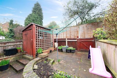 10 Hilary Close, Erith, DA8 3NH