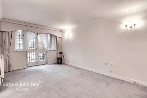 2 bedroom flat for sale, Weller Court, Wolverhampton