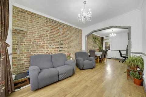 3 bedroom house to rent, Matlock Road, London, E10