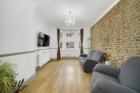 3 bedroom house to rent, Matlock Road, London, E10