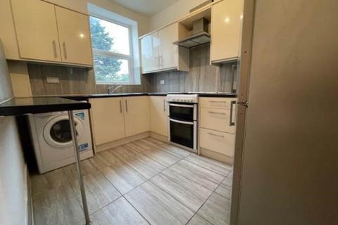 2 bedroom flat to rent, High Road, London, E15