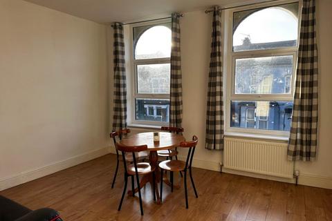 2 bedroom flat to rent, High Road, London, E15