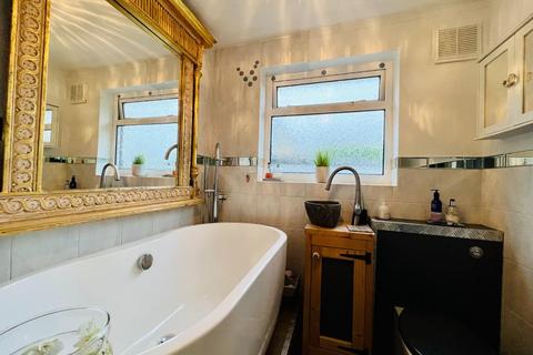 55 Chichester Road, Sandgate, Folkestone, CT20 3BW