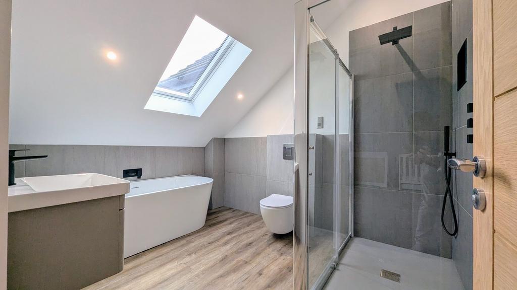 En-suite Bathroom