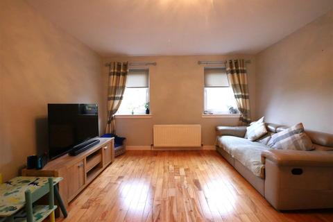 2 bedroom flat to rent, Belmont Court, Kirkintilloch