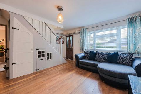 3 bedroom end of terrace house for sale, Young Close, Leigh-on-sea, SS9