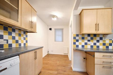 2 bedroom terraced house to rent, Broadway East, Northampton, NN3