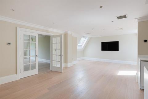 4 bedroom penthouse for sale, Penthouse Apartment on Brook Lane, Alderley Edge