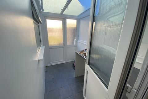 2 bedroom terraced house to rent, Chalkwell Road, Sittingbourne, Kent, ME10