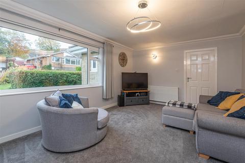 3 bedroom detached house for sale, Trenance Gardens, Greetland, Halifax