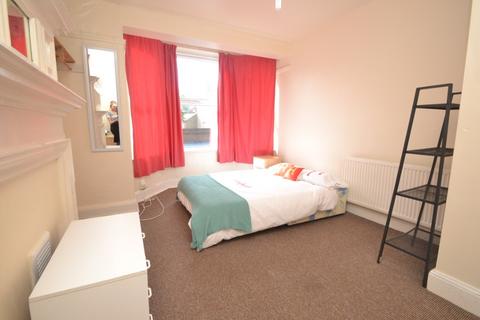 6 bedroom terraced house to rent, Derby Road, Nottingham NG7