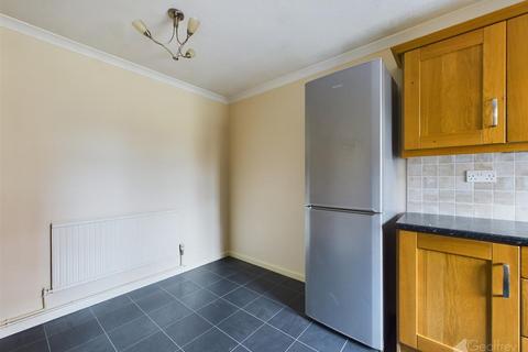 2 bedroom terraced house to rent, Kimbolton Crescent, Stevenage SG2