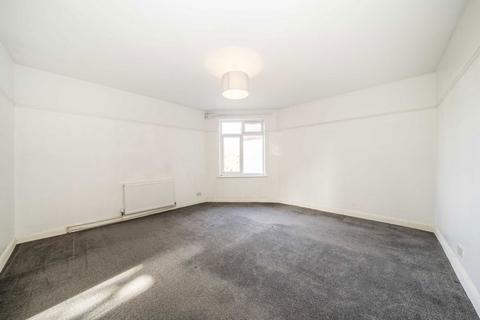 2 bedroom flat to rent, Kings Avenue, London SW4