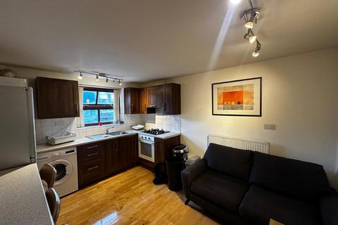 3 bedroom flat to rent, Leeds LS3