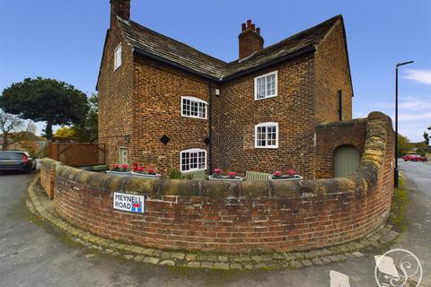 4 bedroom detached house for sale, Meynell Road, Leeds