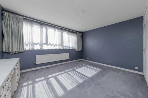 2 bedroom flat for sale, High Mount, Hendon NW4