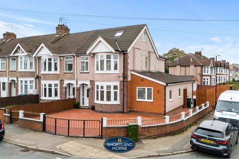 5 bedroom end of terrace house for sale