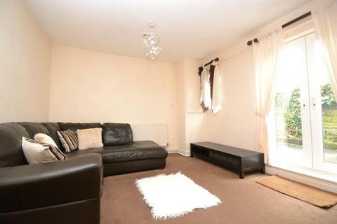 2 bedroom flat to rent, Potternewton Lane, Leeds LS7