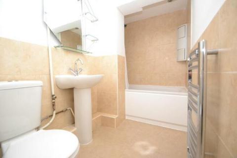 2 bedroom flat to rent, Potternewton Lane, Leeds LS7