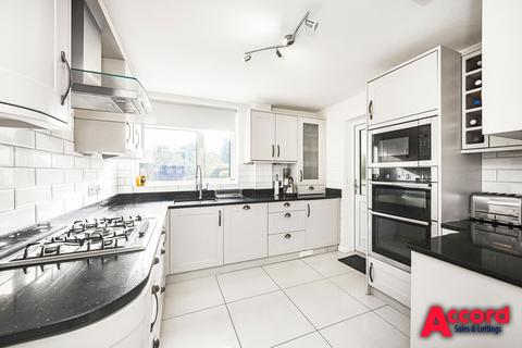 5 bedroom semi-detached house for sale, Millbrook Gardens, Gidea Park, RM2